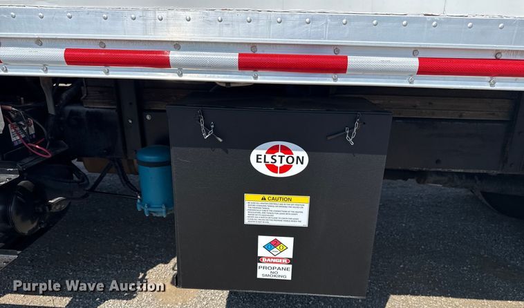 image for item NU9649 2002 Freightliner FL70 refrigerated truck