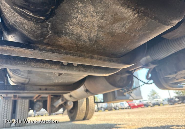 image for item NU9649 2002 Freightliner FL70 refrigerated truck