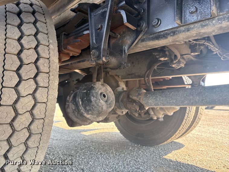 image for item NU9649 2002 Freightliner FL70 refrigerated truck