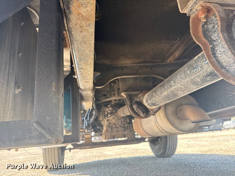 image for item NU9649 2002 Freightliner FL70 refrigerated truck