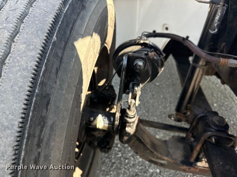 image for item NU9649 2002 Freightliner FL70 refrigerated truck