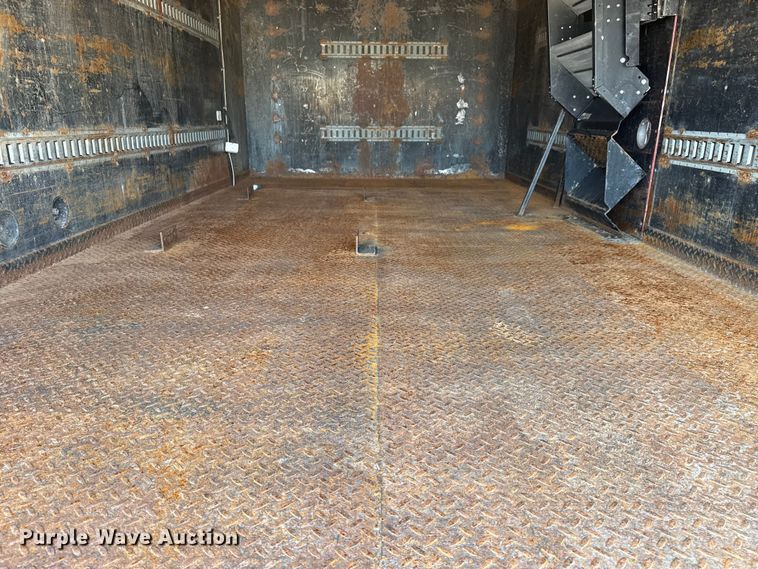 image for item NU9649 2002 Freightliner FL70 refrigerated truck