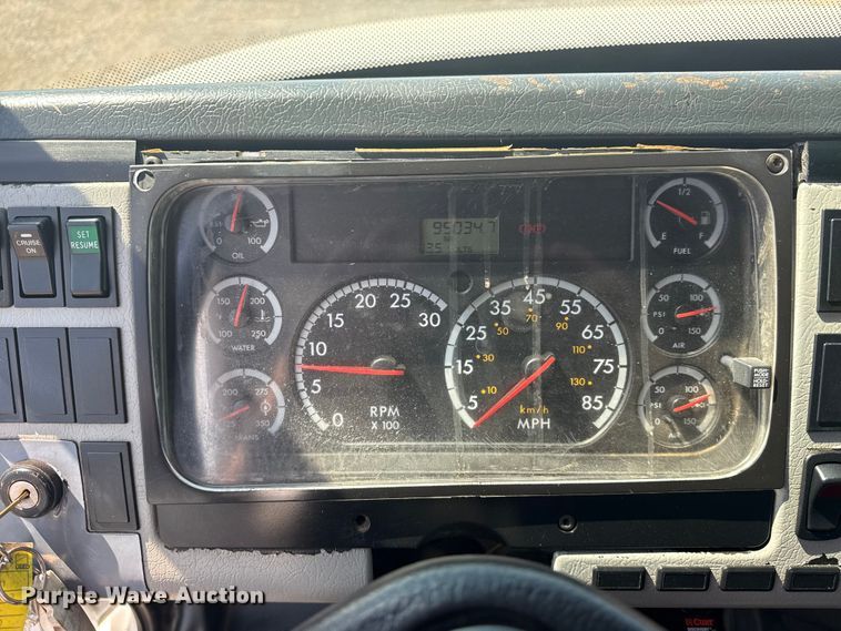 image for item NU9649 2002 Freightliner FL70 refrigerated truck