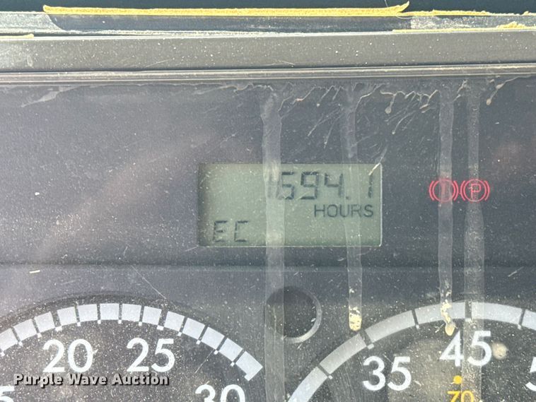 image for item NU9649 2002 Freightliner FL70 refrigerated truck