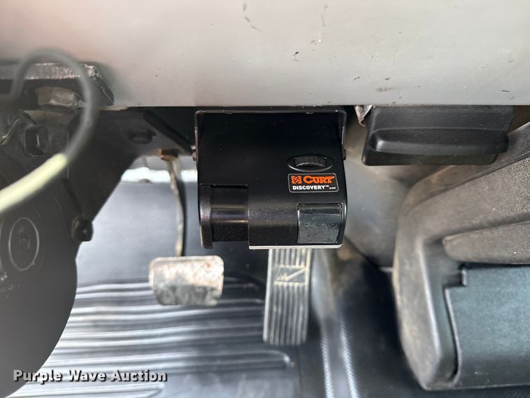 image for item NU9649 2002 Freightliner FL70 refrigerated truck