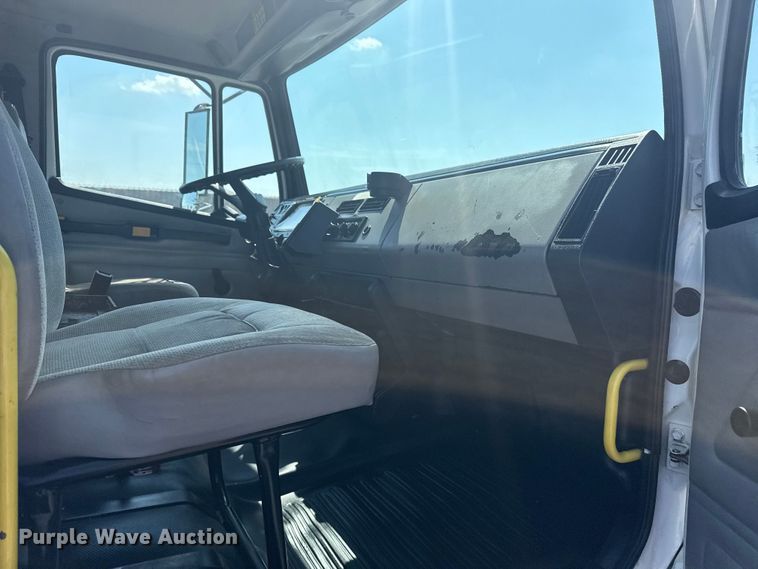 image for item NU9649 2002 Freightliner FL70 refrigerated truck