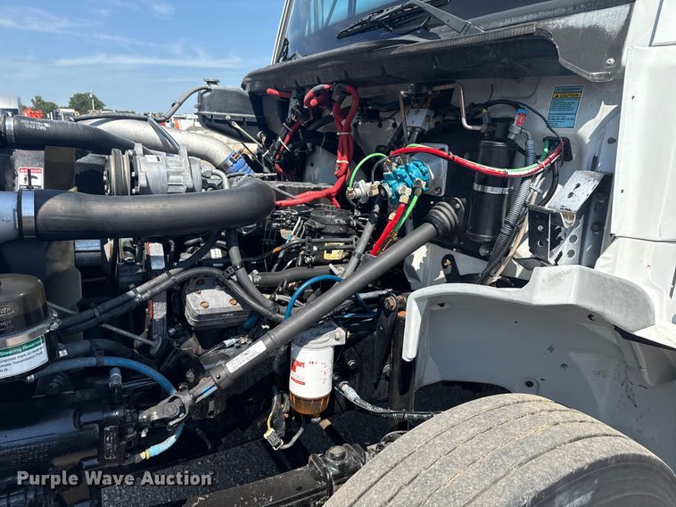 image for item NU9649 2002 Freightliner FL70 refrigerated truck