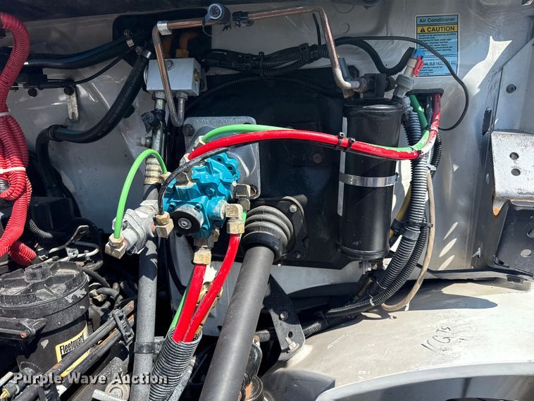 image for item NU9649 2002 Freightliner FL70 refrigerated truck