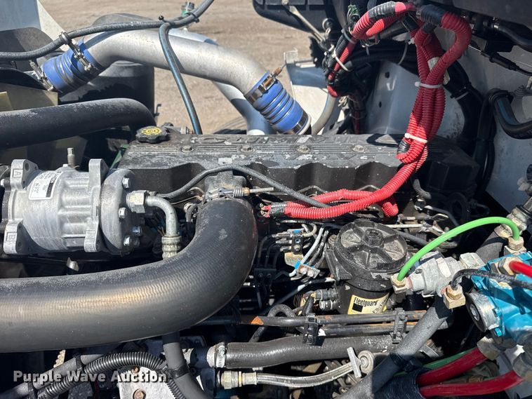 image for item NU9649 2002 Freightliner FL70 refrigerated truck