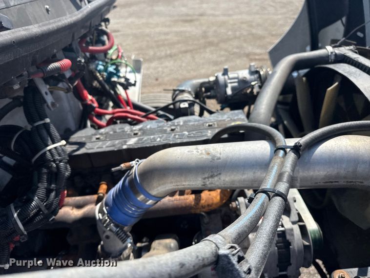 image for item NU9649 2002 Freightliner FL70 refrigerated truck