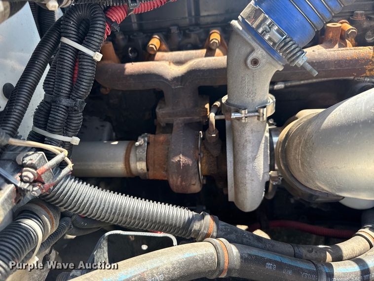 image for item NU9649 2002 Freightliner FL70 refrigerated truck