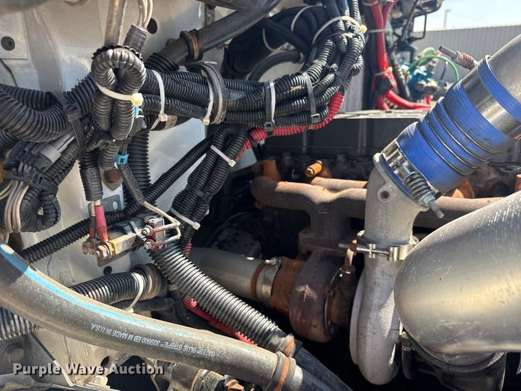 image for item NU9649 2002 Freightliner FL70 refrigerated truck