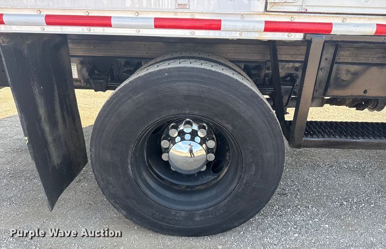 image for item NU9649 2002 Freightliner FL70 refrigerated truck