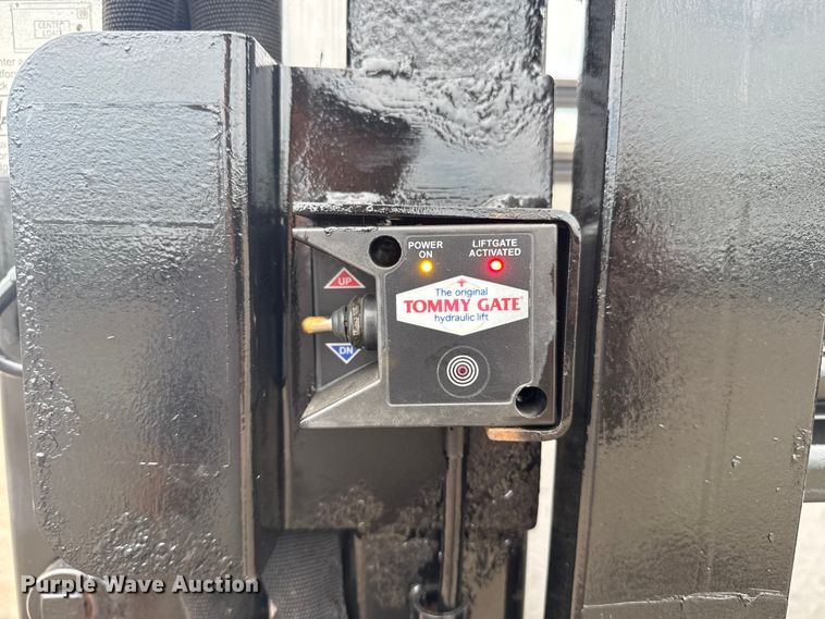 image for item NU9657 2019 Ford F350 Super Duty flatbed pickup truck