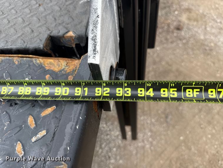 image for item NU9657 2019 Ford F350 Super Duty flatbed pickup truck