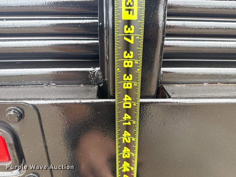 image for item NU9657 2019 Ford F350 Super Duty flatbed pickup truck