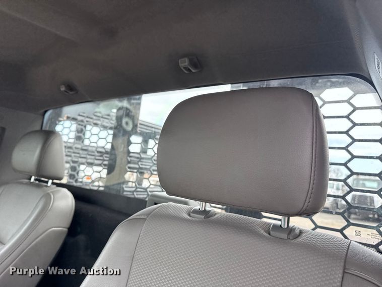 image for item NU9657 2019 Ford F350 Super Duty flatbed pickup truck