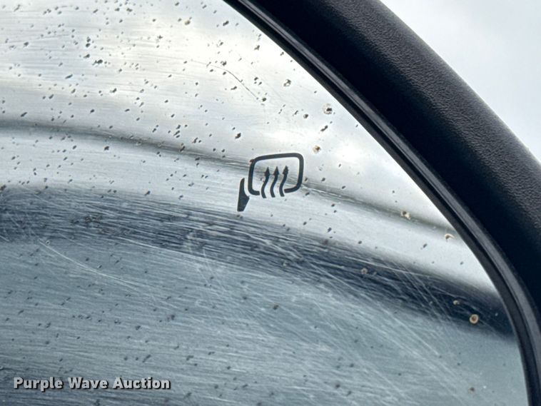 image for item NU9657 2019 Ford F350 Super Duty flatbed pickup truck