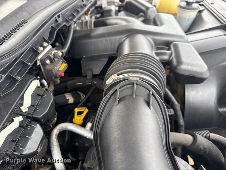 image for item NU9657 2019 Ford F350 Super Duty flatbed pickup truck