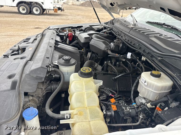 image for item NU9657 2019 Ford F350 Super Duty flatbed pickup truck