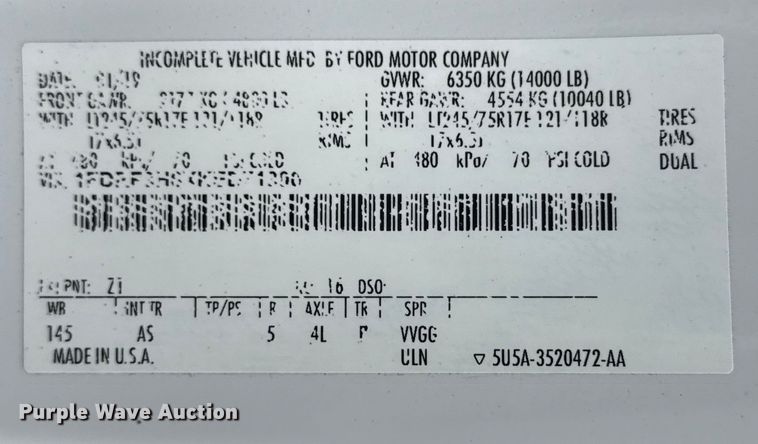 image for item NU9657 2019 Ford F350 Super Duty flatbed pickup truck