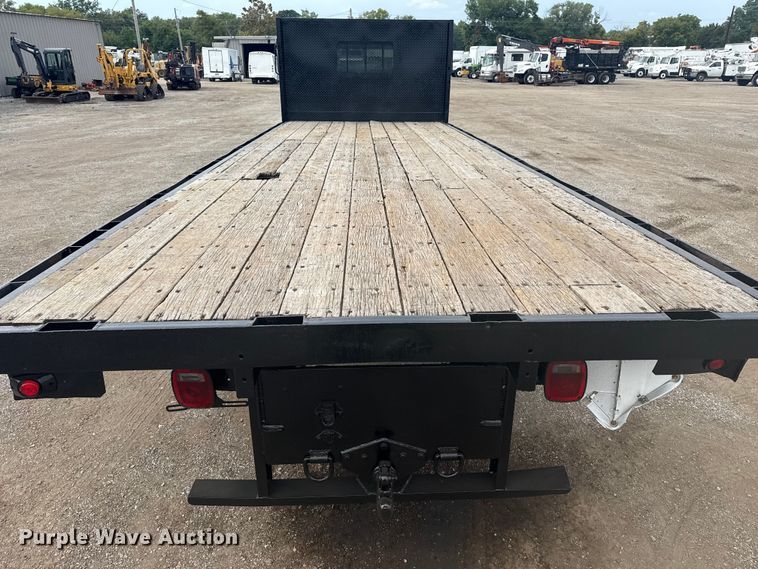 image for item NU9660 1996 GMC Top Kick flatbed truck