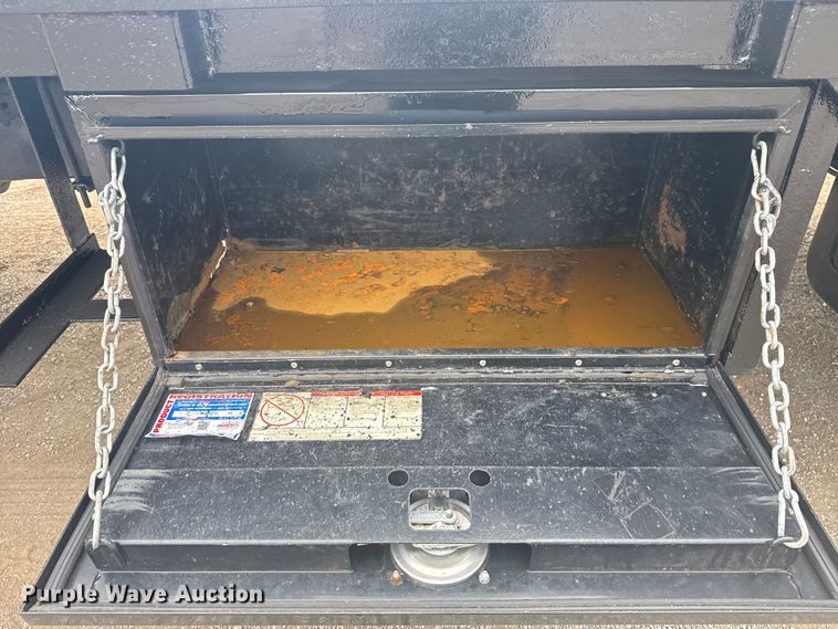 image for item NU9660 1996 GMC Top Kick flatbed truck