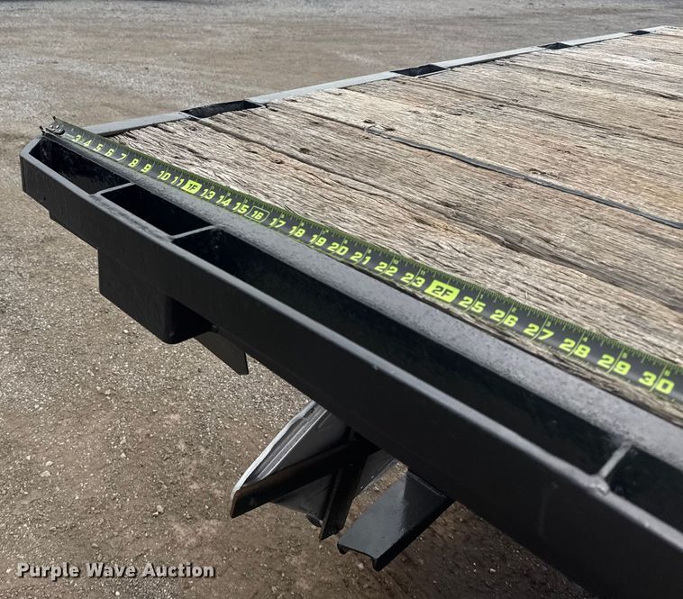 image for item NU9660 1996 GMC Top Kick flatbed truck