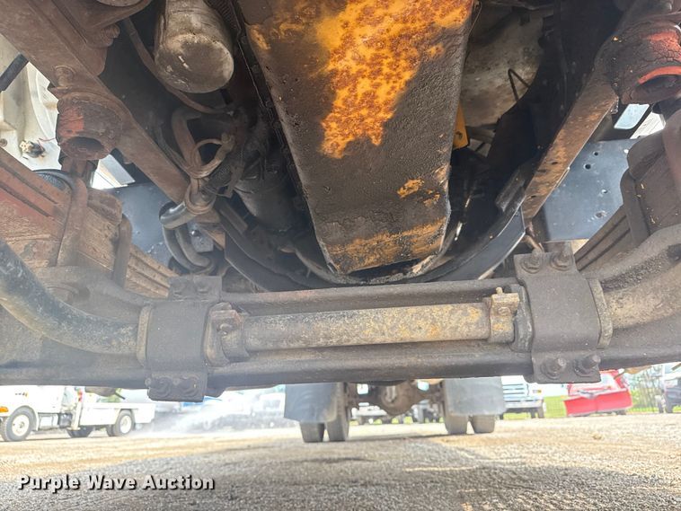 image for item NU9660 1996 GMC Top Kick flatbed truck