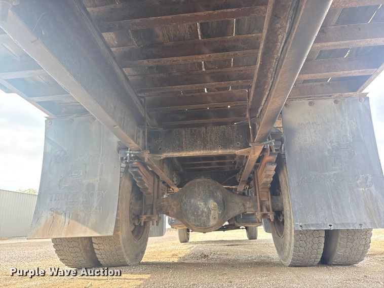 image for item NU9660 1996 GMC Top Kick flatbed truck