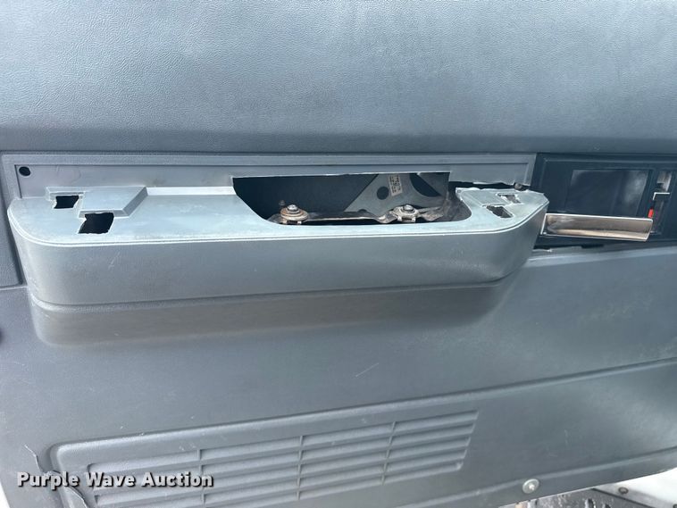 image for item NU9660 1996 GMC Top Kick flatbed truck