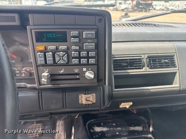 image for item NU9660 1996 GMC Top Kick flatbed truck