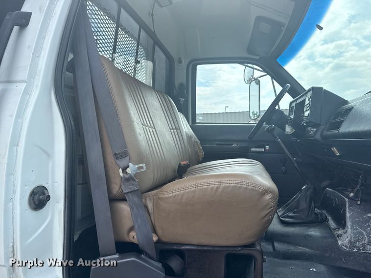 image for item NU9660 1996 GMC Top Kick flatbed truck