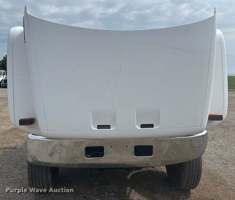 image for item NU9660 1996 GMC Top Kick flatbed truck