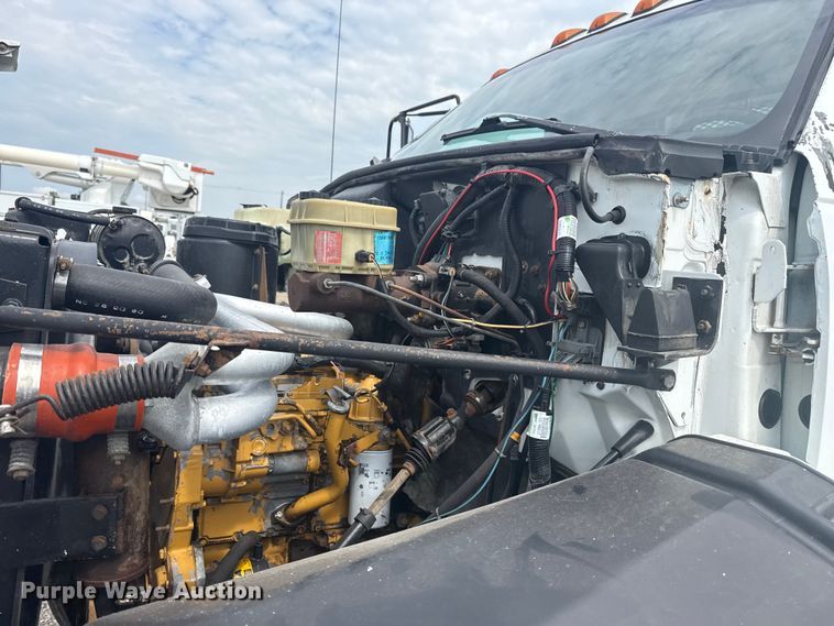 image for item NU9660 1996 GMC Top Kick flatbed truck