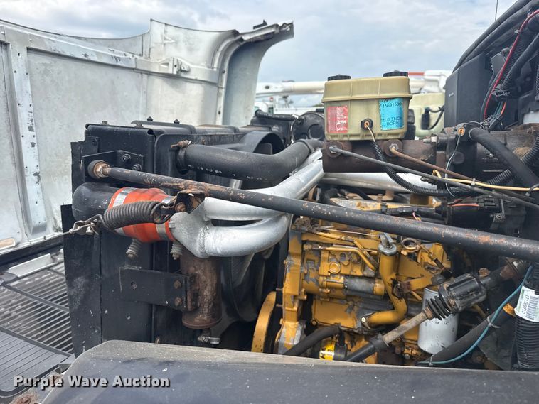 image for item NU9660 1996 GMC Top Kick flatbed truck