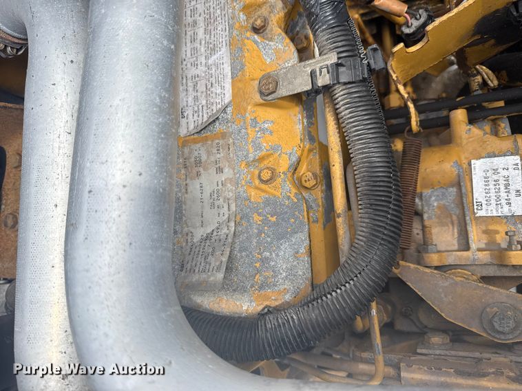 image for item NU9660 1996 GMC Top Kick flatbed truck