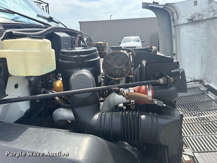 image for item NU9660 1996 GMC Top Kick flatbed truck