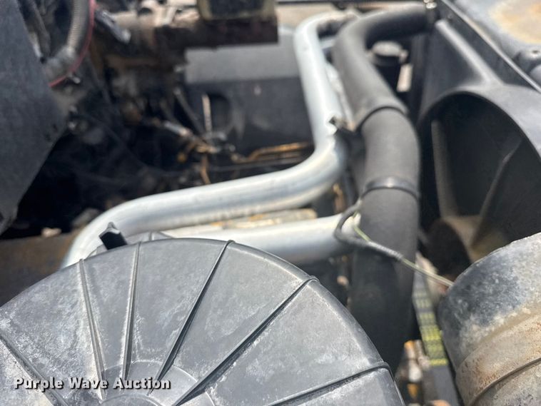 image for item NU9660 1996 GMC Top Kick flatbed truck