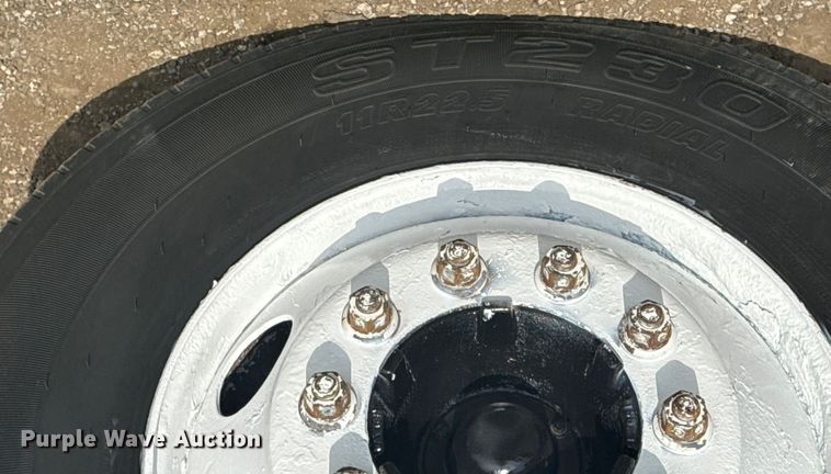 image for item NU9660 1996 GMC Top Kick flatbed truck