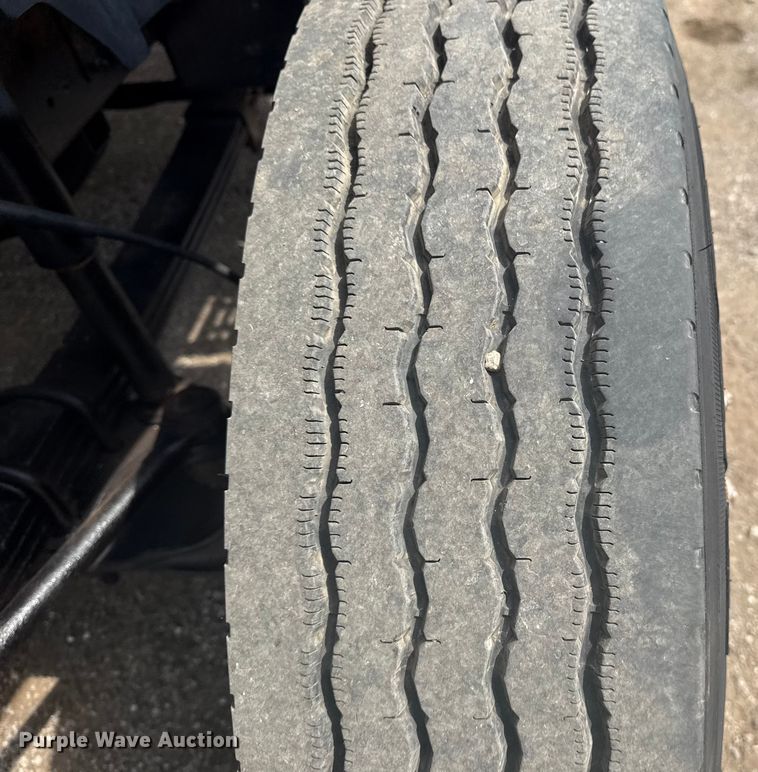 image for item NU9660 1996 GMC Top Kick flatbed truck