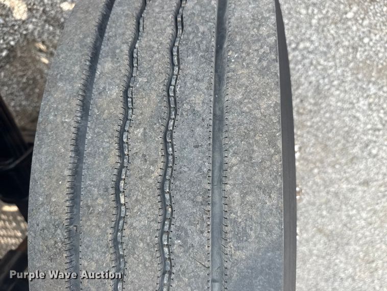 image for item NU9660 1996 GMC Top Kick flatbed truck