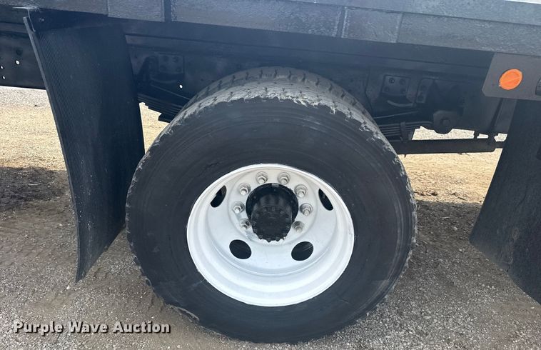 image for item NU9660 1996 GMC Top Kick flatbed truck