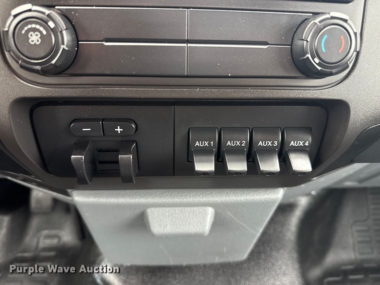 image for item NU9664 2012 Ford F450 Super Duty flatbed truck