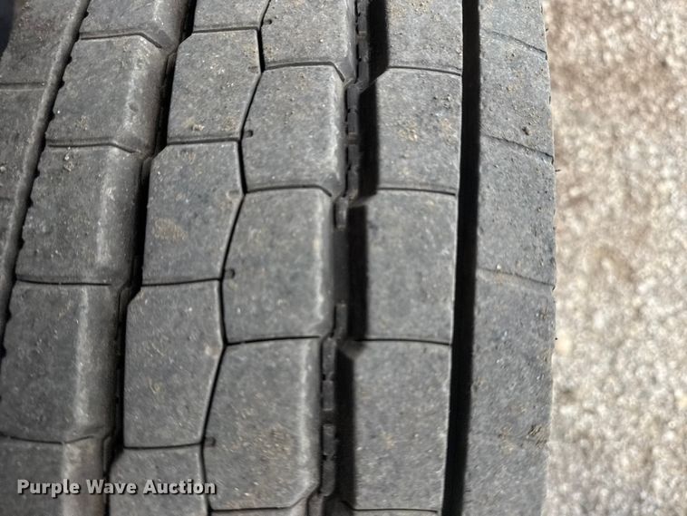 image for item NU9664 2012 Ford F450 Super Duty flatbed truck