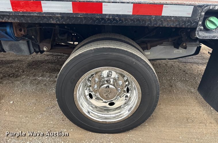 image for item NU9664 2012 Ford F450 Super Duty flatbed truck