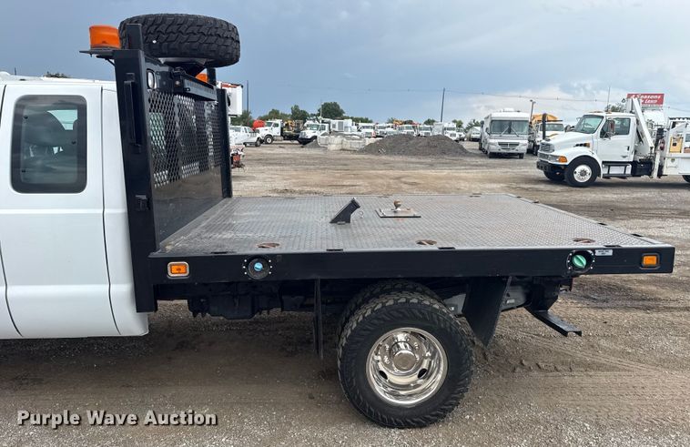 image for item NU9665 2011 Ford F350 Super Duty flatbed pickup truck
