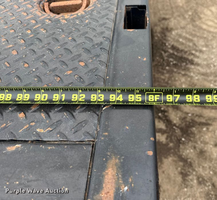 image for item NU9665 2011 Ford F350 Super Duty flatbed pickup truck