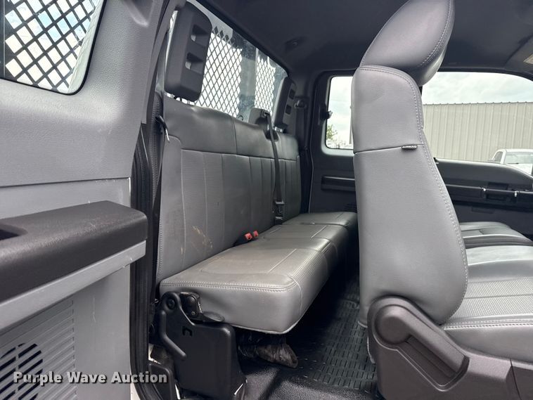 image for item NU9665 2011 Ford F350 Super Duty flatbed pickup truck