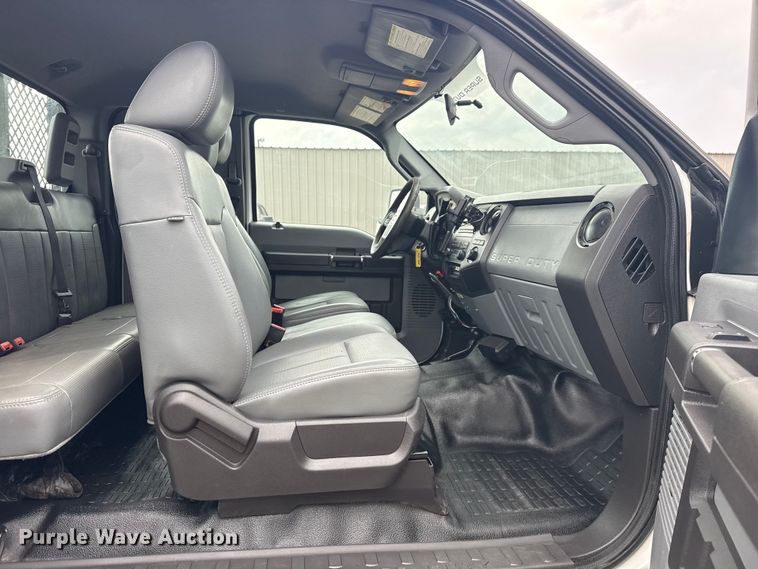 image for item NU9665 2011 Ford F350 Super Duty flatbed pickup truck